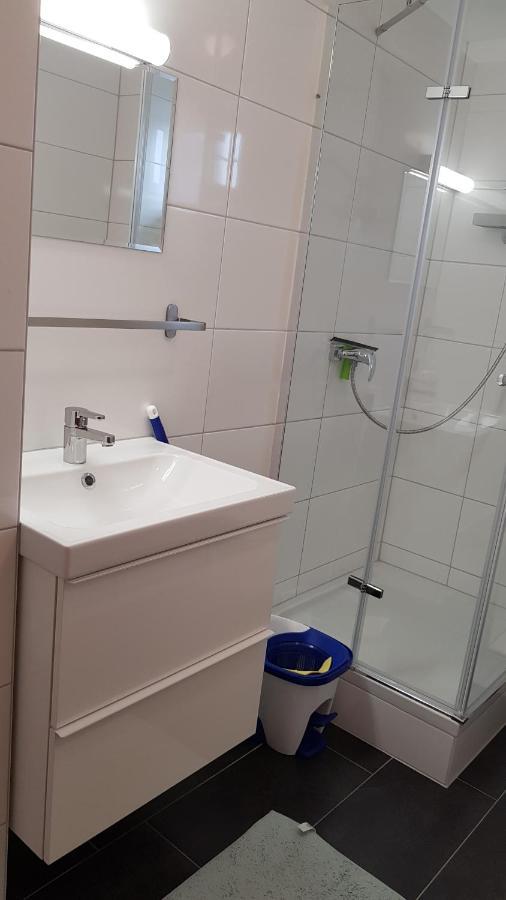 Outletcity Ferienwohnung Apartment 2 Metzingen  Ngoại thất bức ảnh