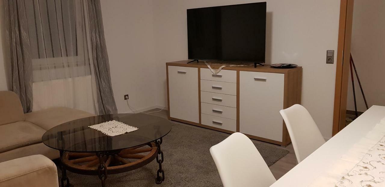 Outletcity Ferienwohnung Apartment 2 Metzingen  Ngoại thất bức ảnh