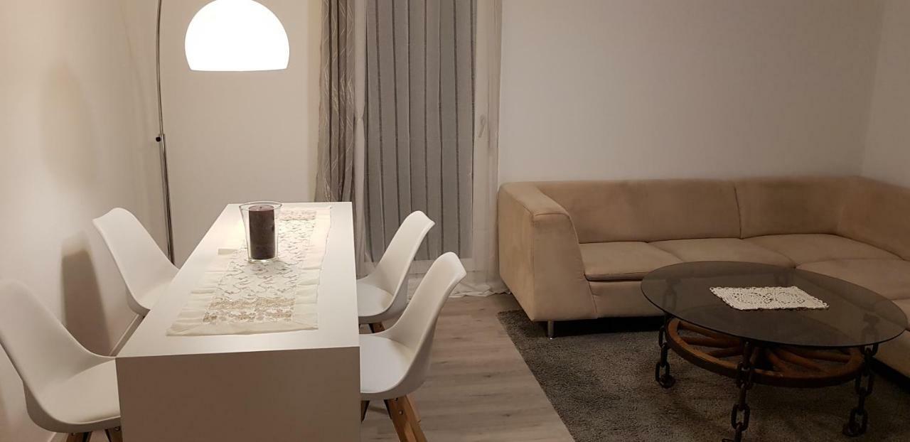 Outletcity Ferienwohnung Apartment 2 Metzingen  Ngoại thất bức ảnh