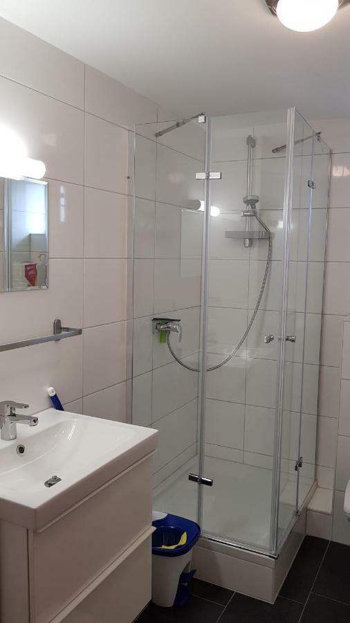Outletcity Ferienwohnung Apartment 2 Metzingen  Ngoại thất bức ảnh