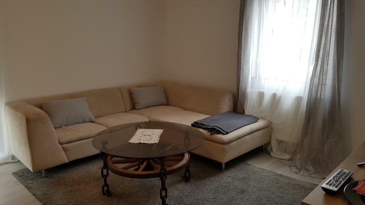 Outletcity Ferienwohnung Apartment 2 Metzingen  Ngoại thất bức ảnh