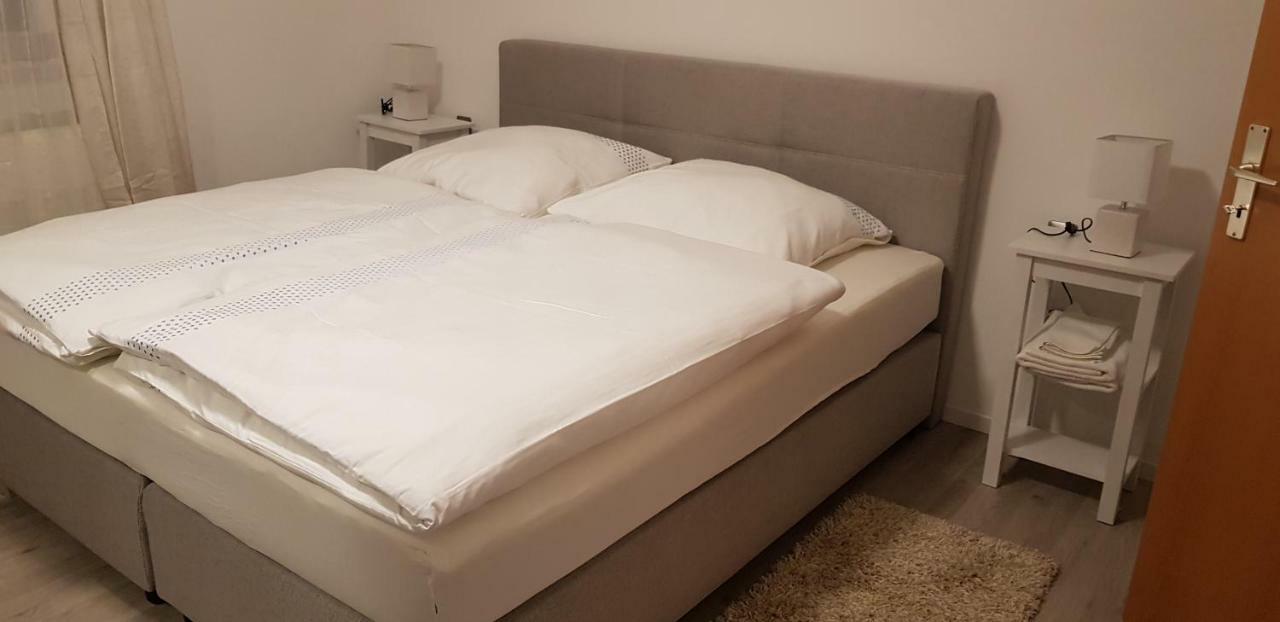 Outletcity Ferienwohnung Apartment 2 Metzingen  Ngoại thất bức ảnh