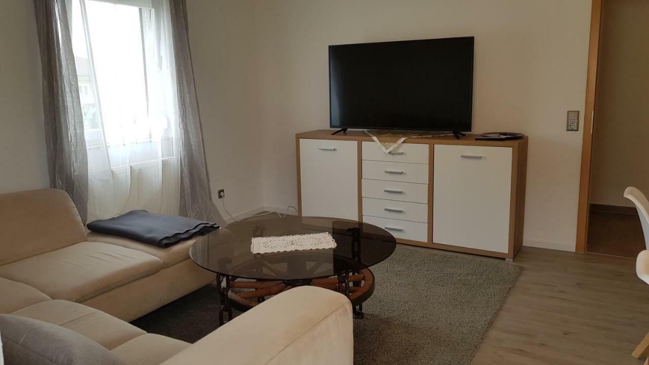 Outletcity Ferienwohnung Apartment 2 Metzingen  Ngoại thất bức ảnh