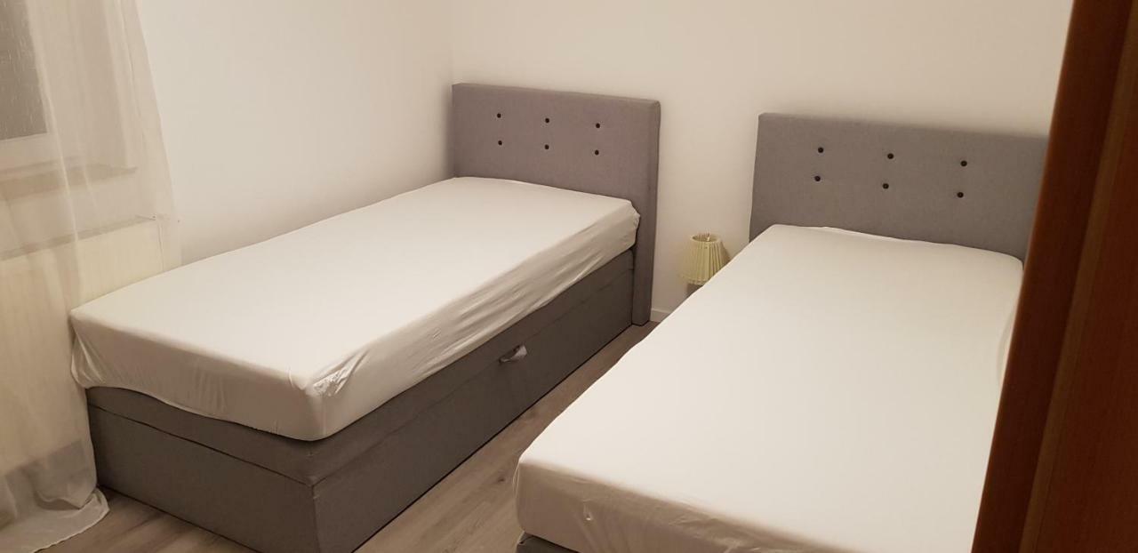 Outletcity Ferienwohnung Apartment 2 Metzingen  Ngoại thất bức ảnh